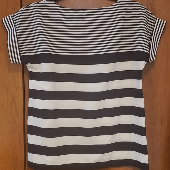 Short sleeved blouse - Picture 3 of 4